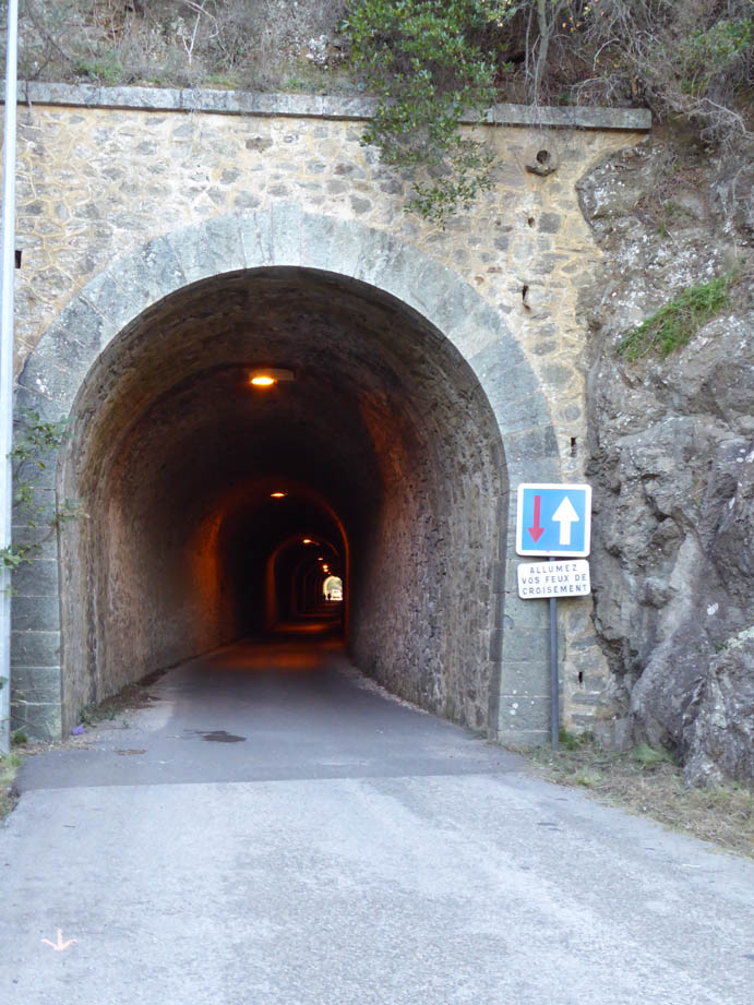 R_Tunnel